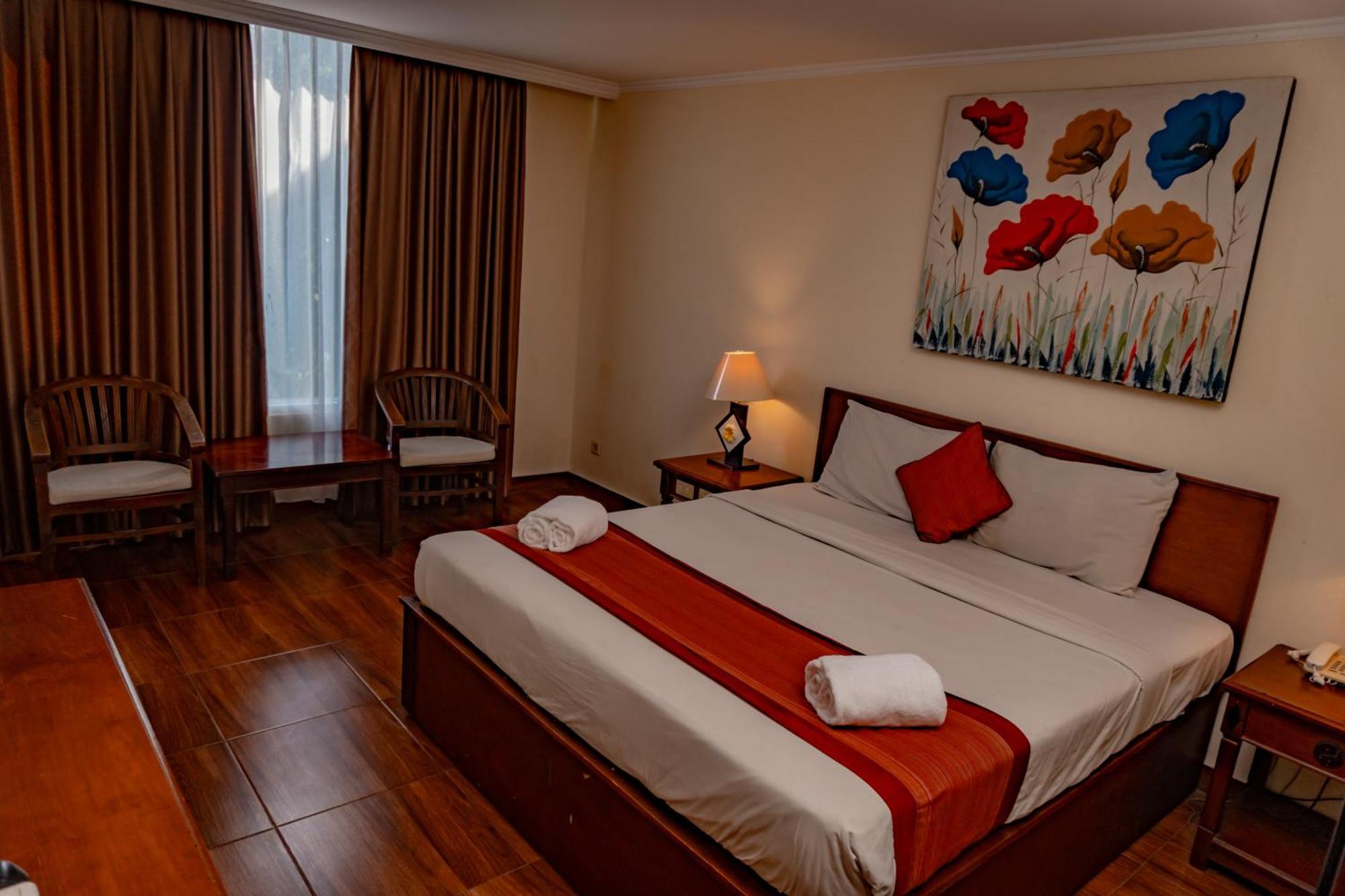 Hotel Puri Dibia Kuta กูตา ภายนอก รูปภาพ